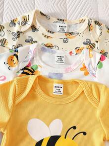 SHEIN Bộ áo liền quần tay ngắn in hình hoạt hình chữ cái cho bé gái sơ sinh mùa hè, màu trắng mơ và nâu, bộ ba món quà tặng đơn giản cho gia đình. - Màu vàng - Xem 3