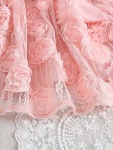 SHEIN Đầm chữ A họa tiết hoa 3D nơ cho bé gái. Họa tiết hoa tinh tế tô điểm thêm nét tươi tắn và sinh động. Thiết kế đầm chữ A thanh lịch và duyên dáng, tôn lên vẻ ngọt ngào, duyên dáng của bé gái. Dù là đi chơi, ở nhà, dự tiệc ngoài trời hay những dịp đặc biệt, chiếc đầm này đều giúp công chúa nhỏ tự tin nổi bật giữa đám đông. - Hồng - Xem 7