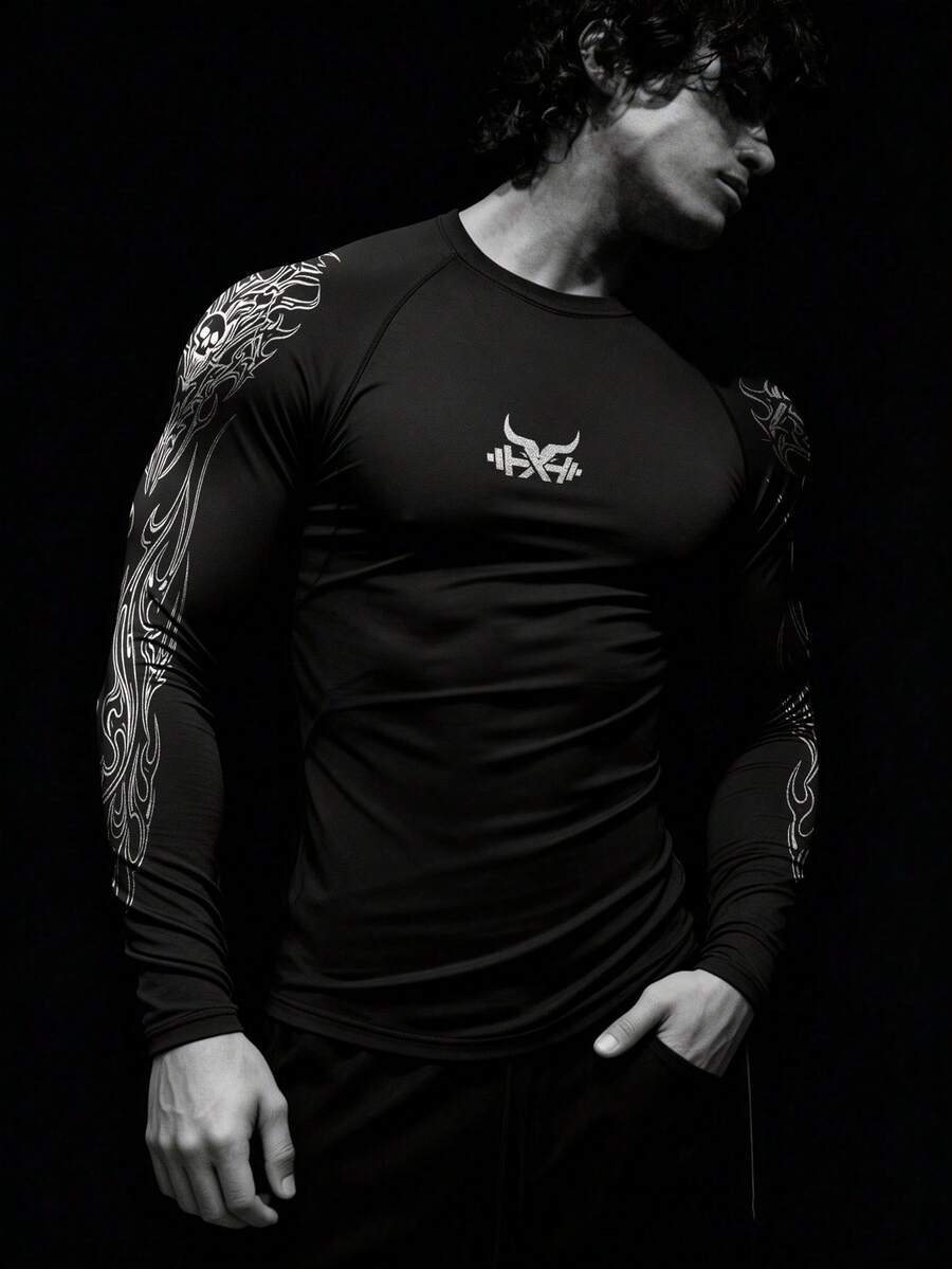 Manfinity Sport PWRUP 长袖修身插肩袖休闲时尚印花上衣 - 黑色 - 查看 1