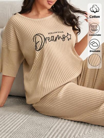 SHEIN Pijamale de damă de mărime mare, casual, cu imprimeu grafic, cu umeri căzuți, cu mânecă scurtă, tricou și pantaloni lungi, tip pijama de relaxare