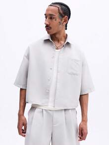 SUMWON Bộ đồ mùa hè gồm áo sơ mi ngắn tay màu xám nhạt cài cúc và quần short dáng rộng dành cho nam, có túi ngực. - Xám - Xem 3
