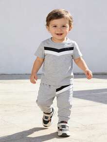 Bộ quần áo thường ngày cho bé trai: áo thun cổ tròn tay ngắn và quần dài. - Màu Xám nhạt - Xem 1