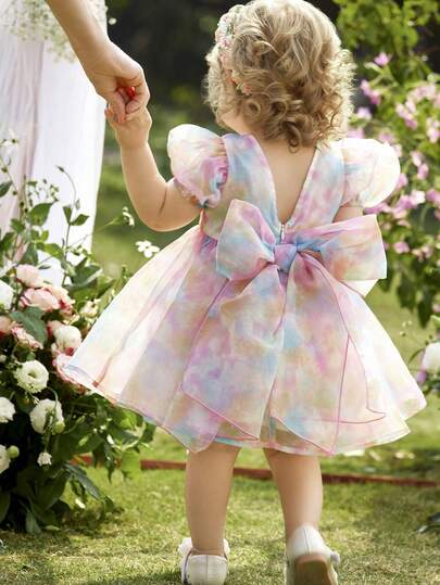 可爱优雅的公主裙，彩色薄纱蝴蝶结短袖连衣裙，正式场合着装