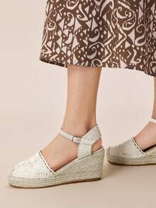 Styleloop Women's Casual Versatile Thick Sole Platform Loafers - Beige - View 4