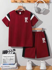 SHEIN 2 pezzi Set di maglietta a girocollo a maniche corte con stampa a contrasto colorato e pantaloncini con vita elastica, stile casual sportivo adatto per ragazzi pre-adolescenti, ideale per autunno, primavera, estate, per uso quotidiano, attività all'aperto, scuola, stile di strada, feste e tempo libero - Rosso - Visualizzare 7