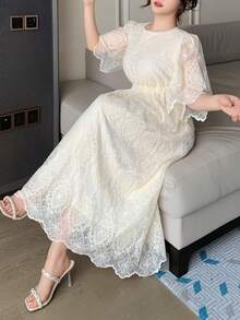 Dazy Plus 情人节优雅蕾丝圆领短袖喇叭袖收腰杏色连衣裙，长款加大码女式春夏吊带裙 - 杏色 - 查看 4