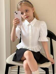 SHEIN 少女百搭纯色梭织翻领泡泡袖短袖修身荷叶边下摆白色衬衫,纽扣腰袖复古尖领前弧下摆白色衬衫,返校夏季上衣少女娃娃衫白色上衣白色衬衫长袖上衣可爱上衣返校季母女装。 - 白色 - 查看 2