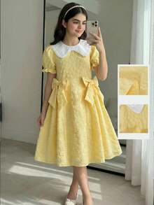 SHEIN Vestido de niña con estilo de princesa elegante, con bloque de color, cuello Peter Pan, mangas abullonadas y lazo, adecuado para salidas y reuniones - Dorado - Ver 2