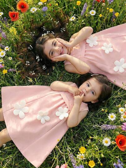 Vestido rosa dulce de línea A con cuello redondo tejido para niñas, con decoración floral 3D blanca, adecuado para fiestas y uso diario