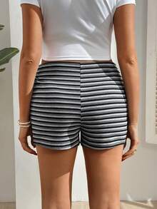 SHEIN Pregnant Women Striped Casual Comfortable Short Leggings - Grey - View 2