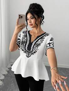 Elenzga Áo sơ mi ngắn tay dáng xòe in hoa dành cho nữ cỡ lớn, kiểu dáng thường ngày đa năng, thích hợp mặc hàng ngày, áo kiểu peplum cho nữ, áo kiểu hiện đại cho nữ, áo đen trắng, áo trắng, trang phục công sở cho nữ, trang phục đi nghỉ mát cho nữ. - trắng - Xem 3