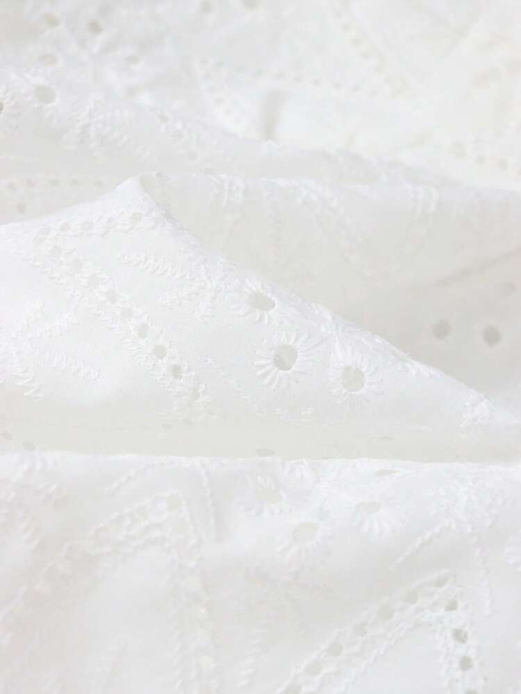 SHEIN Franclia Vestido elegante de manga corta con cuello en V, envolvente y bordado hueco de unicolor - Blanco - Añade 4