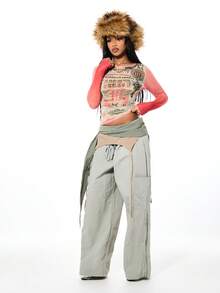 SUMWON WOMEN Áo croptop dài tay in họa tiết tiền cổ điển với thiết kế đồ họa và tay áo raglan. - Nhiều màu - Xem 5