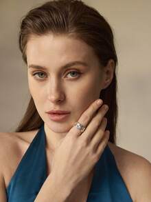 MOTF PREMIUM 18k Gold-Plated Wrapped Wire Minimalist Ring - Silver - View 3