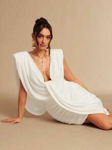 Silquee 白色不对称褶皱深V露背修身迷你连衣裙，无袖设计，适合约会、婚礼宾客、优雅婚礼宾客装扮、舞会、夜店派对、鸡尾酒会、正式场合、毕业典礼、音乐会、浪漫约会等场合。 - 白色 - 查看 4