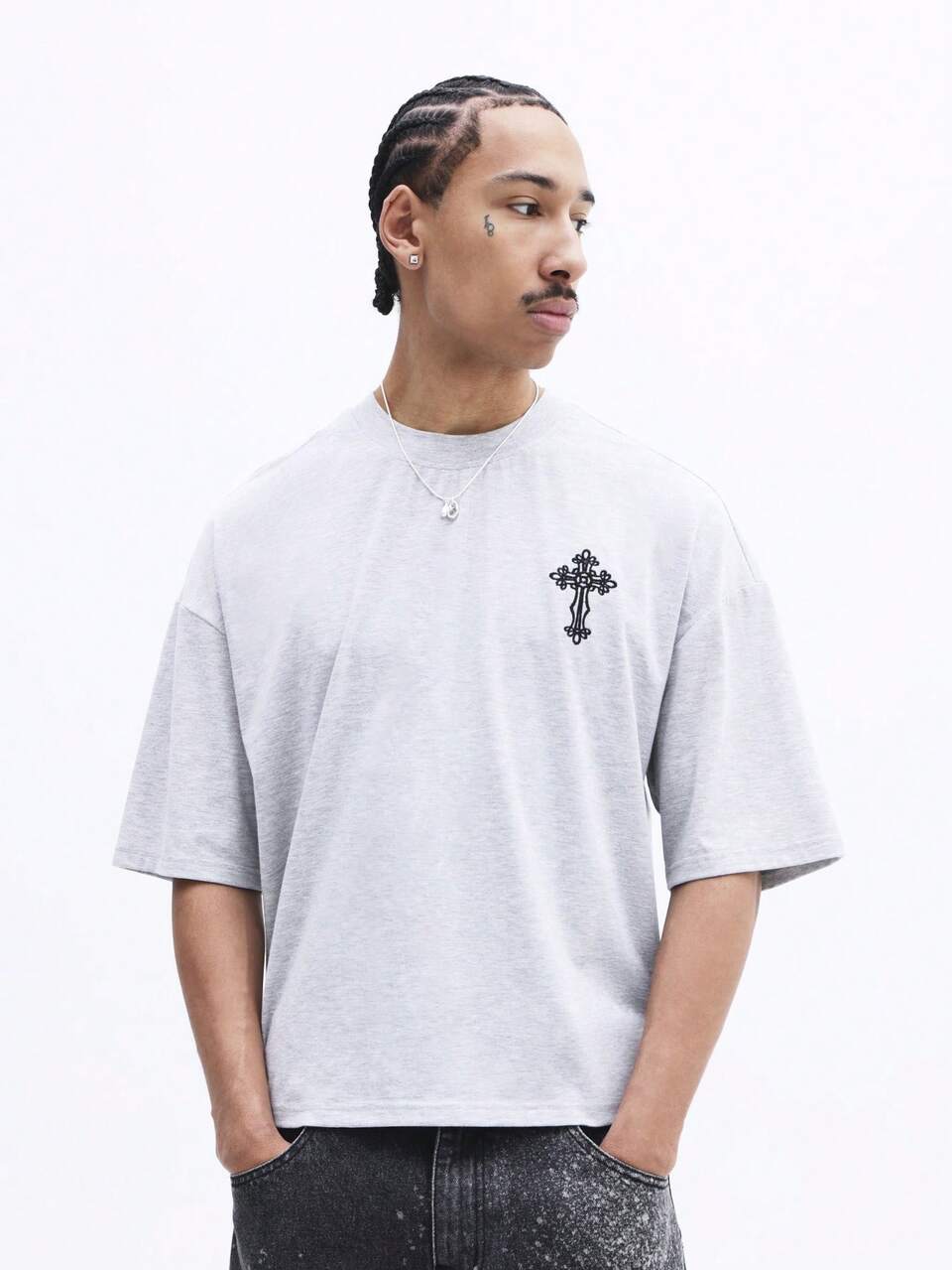 SUMWON Men's Short Sleeve Crew Neck Jersey T-Shirt With Large Cross Back Graphic Design Motif Print