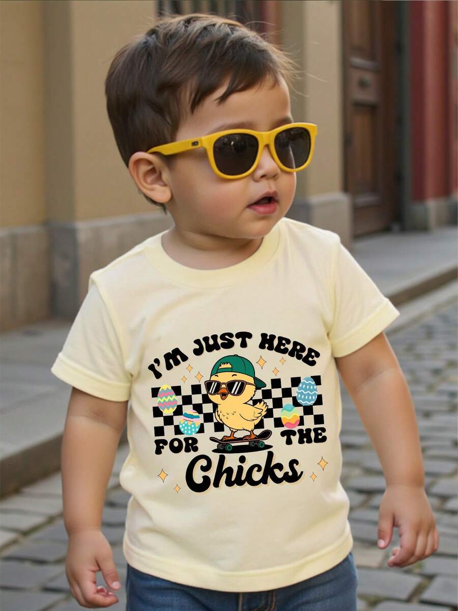 SHEIN Playful Pals 男婴休闲时尚创意可爱圆领修身针织T恤，“I'M HERE FOR THE CHICKS”复活节小鸡和彩蛋字母印花，春夏款 - 杏色 - 查看 1