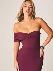 MISSGUIDED Women's Off Shoulder Twisted Bandeau Burgundy Bodycon Maxi Dress With Sweetheart Neckline For Evening Party Events - Purple - View 3