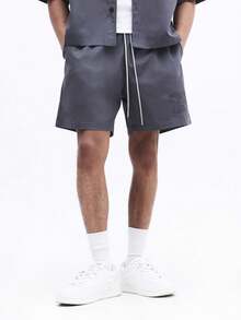 SUMWON Matchande set med antracitgrå skjorta med knappar framtill och shorts med resår i midjan och digitaltryck - Grå - Visa 4