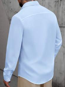 Manfinity CasualCool 男士纯色抗皱单口袋休闲商务长袖衬衫，秋季款 - 淺藍色 - 查看 2