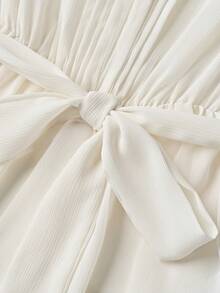 SHEIN Franclia 时尚女士无袖衬衫，饰有串珠领，前中条纹，后领水滴形设计，直筒宽松A字廓形；时尚优雅女士吊带背心 - 米色 - 查看 4