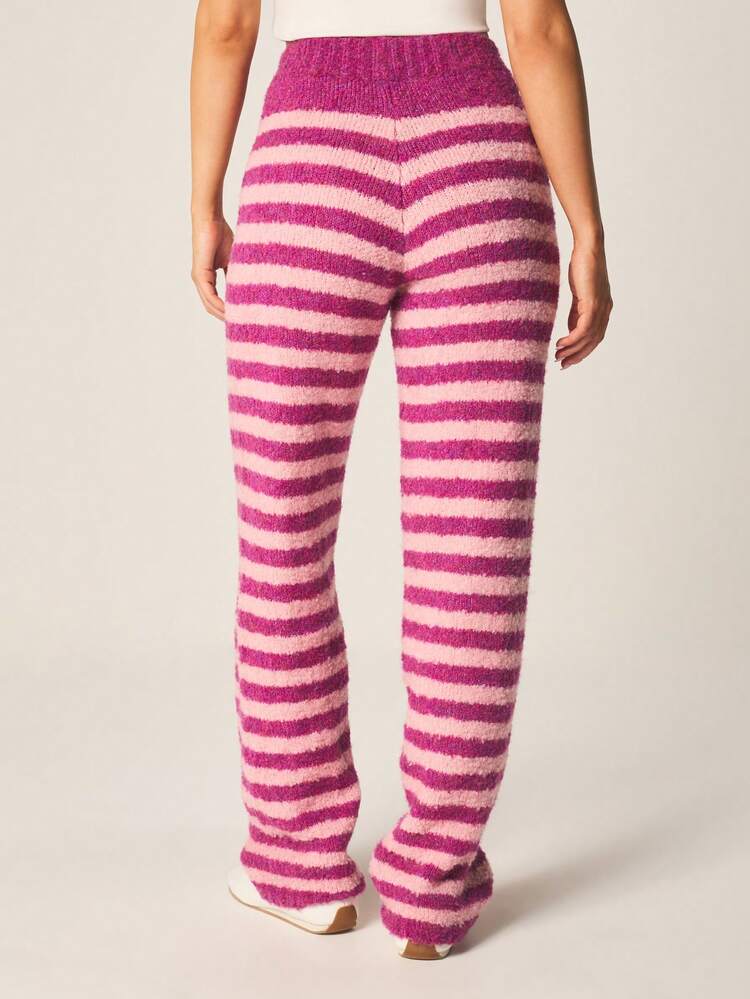 MISSGUIDED Damen Kuschelige gestreifte gerade geschnittene Sweathose mit hoher Taille, gemütliche Strick Loungewear, lässige Komfort Hose für Winter und Herbst