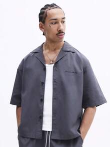 SUMWON Matchande set med antracitgrå skjorta med knappar framtill och shorts med resår i midjan och digitaltryck - Grå - Visa 3