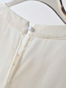 SHEIN Franclia 时尚女士无袖衬衫，饰有串珠领，前中条纹，后领水滴形设计，直筒宽松A字廓形；时尚优雅女士吊带背心 - 米色 - 查看 5