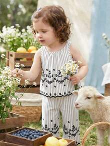 SHEIN Vintaside Kids 女婴夏季黑白条纹刺绣花边无袖上衣和阔腿裤套装，宽松版型，适合休闲外出、度假旅行、家庭聚会和午后散步。 - 白色 - 查看 4