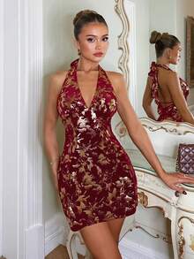 Glamine Charm Váy ngắn ôm sát bằng nhung ánh kim đính sequin, hở lưng, cổ yếm, thích hợp dự tiệc cocktail, màu đỏ rượu vang. - Màu Đỏ Sâu - Xem 4