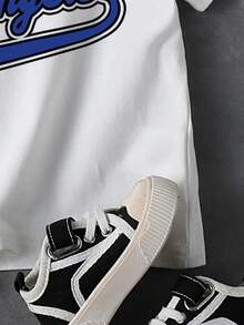 SHEIN Explorewe 2件套男童时尚数字字母印花白色圆领T恤和蓝色短裤套装，休闲时尚，短袖上衣，适合所有季节 - 彩色 - 查看 7