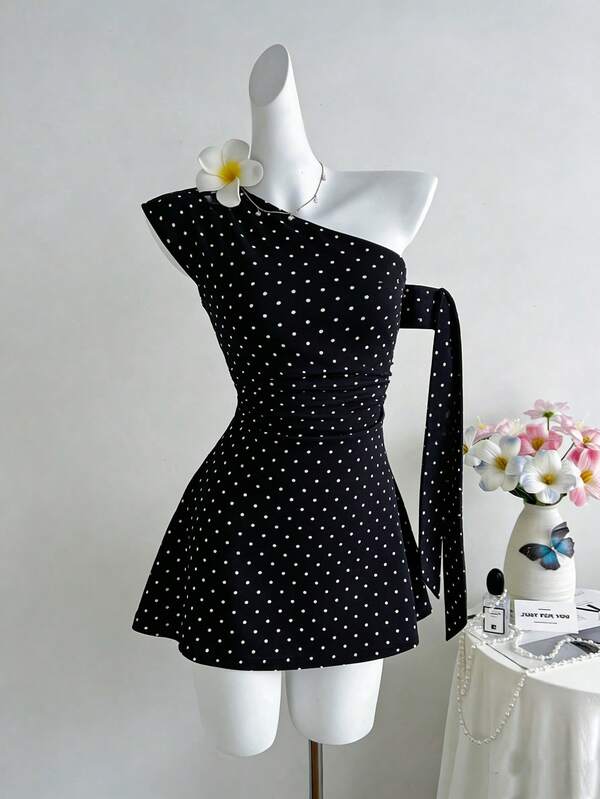 Sweetra Nuevo vestido elegante y cómodo con lunares negros, lazo y hombros asimétricos, sexy y versátil para vacaciones, para mujeres, primavera/verano