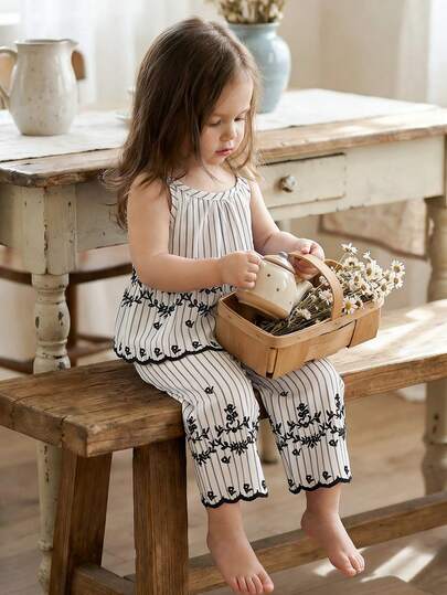SHEIN Vintaside Kids Baby Girls' Summer Black & White Striped Embroidered Floral Trim Sleeveless Top And Wide Leg Pants Set, Loose Fit, Suitable For Casual Outings, Leisure Trips, Family Gatherings, And Afternoon Strolls Boho Baby Girl Clothes Toddler Girl Clothes Two Piece 2pcs Set Toddler Girls Cute Vintage Style