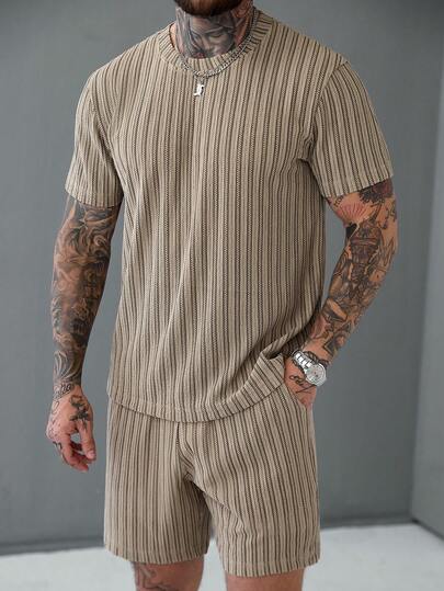OTTIMOZO 男士条纹圆领短袖T恤和短裤休闲日常穿搭