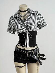 EgrlEra Áo sơ mi nữ tay ngắn họa tiết kẻ caro, phối màu tương phản, cổ buộc dây, cài cúc phía trước, viền bèo nhún, thắt eo, thích hợp cho mùa xuân, hè, thu. - Đen và trắng - Xem 3