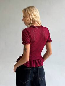 TRNVIE 复古性感蕾丝V领蕾丝边拼接短袖T恤，夏季 - 酒紅色 - 查看 2
