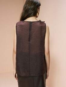 Revavyn 女士轻盈雪纺上衣，宽松版型，手工褶皱荷叶边，无袖设计；约会、情人节、度假、春季的完美之选。 - 咖啡棕 - 查看 4