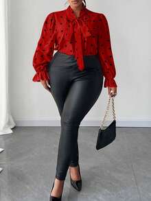 SHEIN CURVE+ 大码爱心印花长袖系带衬衫 - 紅色 - 查看 3