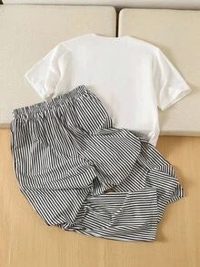 SHEIN Teen Girls Knight Graphic T-Shirt And Striped Drawstring Pants Set - Black and White - View 2