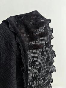 Elamini Áo thun nữ màu đen ren hoa xuyên thấu cổ chữ V hở lưng thắt dây chéo tay ngắn - màu đen - Xem 4