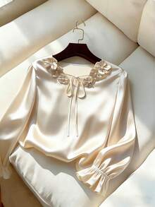 Chiquease 优雅V领长袖衬衫，配花卉领结，缎面面料，杏色，适合秋冬季节和正式场合。 - 杏色 - 查看 1