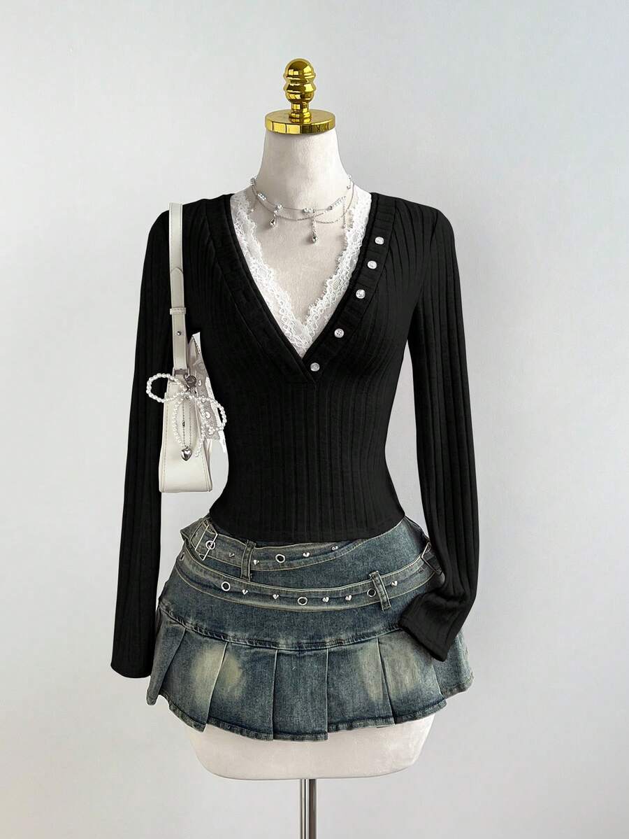 Elamini 甜美可爱纹理蕾丝拼接深V修身长袖T恤，春季 - 黑色 - 查看 1