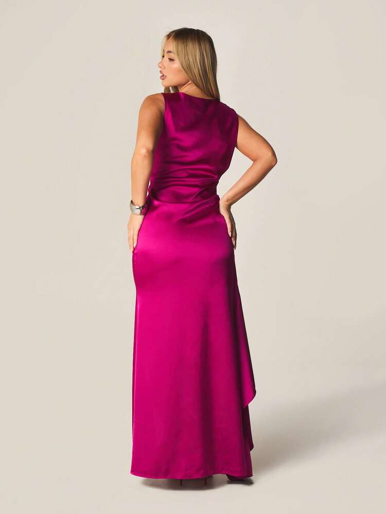 MISSGUIDED Sleeveless Ruched Bodycon Maxi Dress With High Slit Party Evening Formal Occasion Wear Fitted Silhouette Long Length Elegant Design