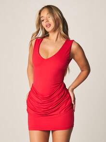 MISSGUIDED 深V领褶皱迷你连衣裙，侧边垂褶腰部设计，适合派对晚宴 - 紅色 - 查看 1