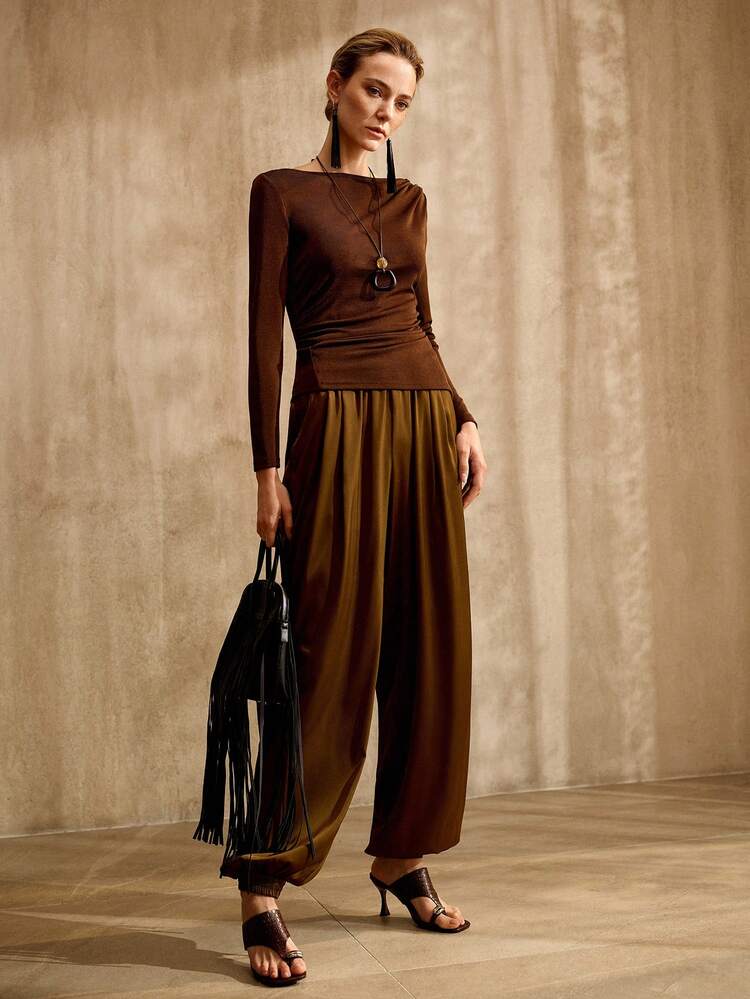 VINTAGE-STYLE BOAT NECK DRAPED PLEATED METAL BUCKLE DECOR LONG SLEEVE T-SHIRT, SPRING/SUMMER