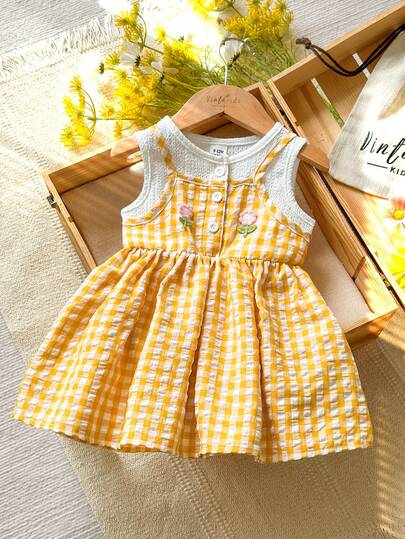 1件女婴舒适休闲常规厚度圆领纹理刺绣格子拼接前扣可爱3D花卉装饰基本款时尚百搭无袖两用连衣裙，适合夏季外出、上学、旅行和日常穿着
