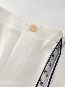 GlowEve CURVE Quần short thời trang buộc dây phía trước dành cho nữ cỡ lớn, phù hợp để đi làm. - trắng - Xem 4