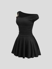 SHEIN Sweetro 女士性感优雅时尚单肩不对称金属扣装饰修身荷叶边迷你连衣裙，适合春、夏、秋季穿着。 - 黑色 - 查看 6