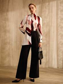 MOTF PREMIUM 复古风格撞色印花系领长袖缎面衬衫，春夏款 - 彩色 - 查看 6