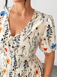 Elenzga 时尚休闲度假法式复古优雅浪漫花瓣袖系腰蝴蝶结印花连衣裙 - 杏色 - 查看 3